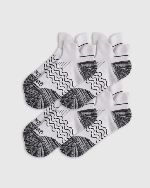 Quince ad creative: Performance Running Ankle Socks (4-Pack)