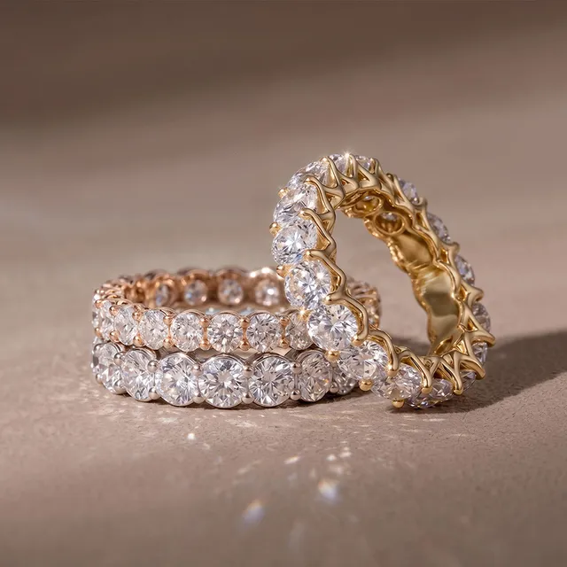 Rare Carat ad creative: Save Up To 40% On Wedding Rings
