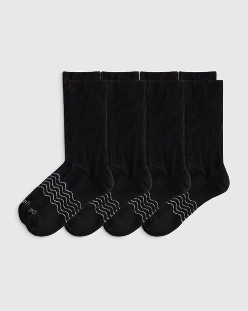 Quince ad creative: Everyday Cotton Targeted Stretch Crew Socks (4-Pack)