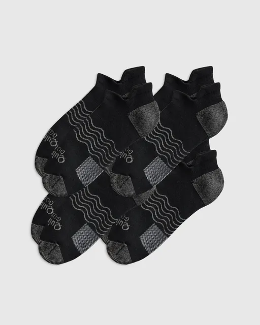 Quince ad creative: Performance Golf Ankle Socks (4-pack)