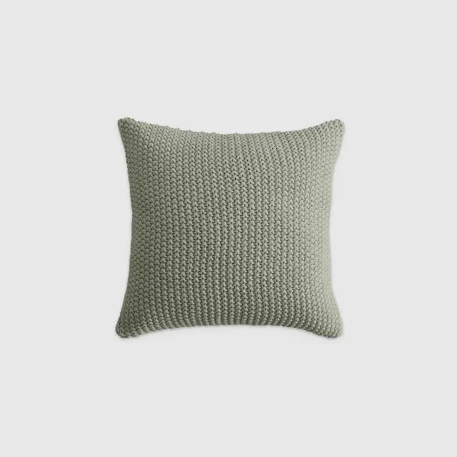 Quince ad creative: Luxe Decorative Pillow Covers?