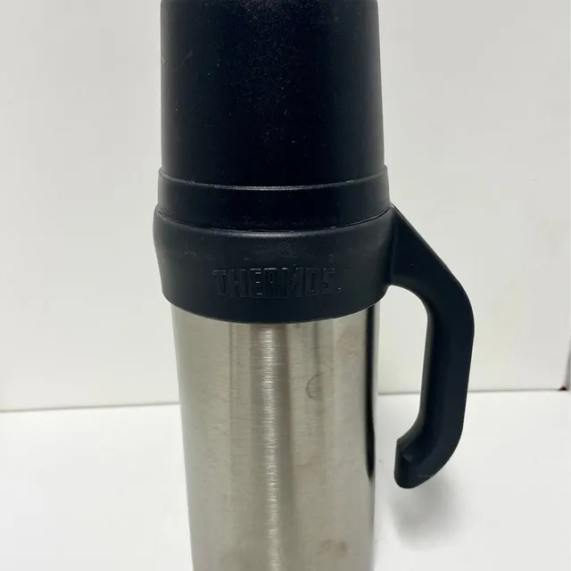 Mercari ad creative: Thermos Stainless Steel Vacuum Bottle 1.3 Qt - New Home | Size: xl