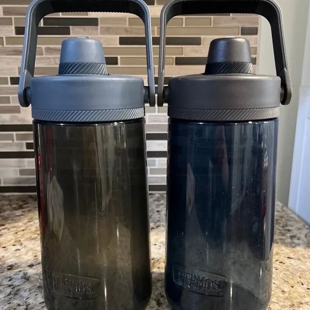 Mercari ad creative: Thermos Water Bottles - Home